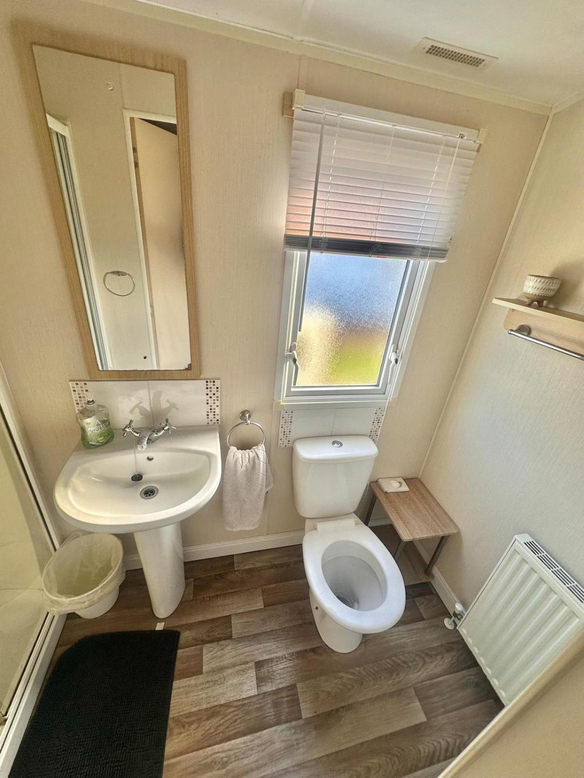 Two Bedroom Willerby Parkhome In Uddingston, Glasgow Exteriör bild