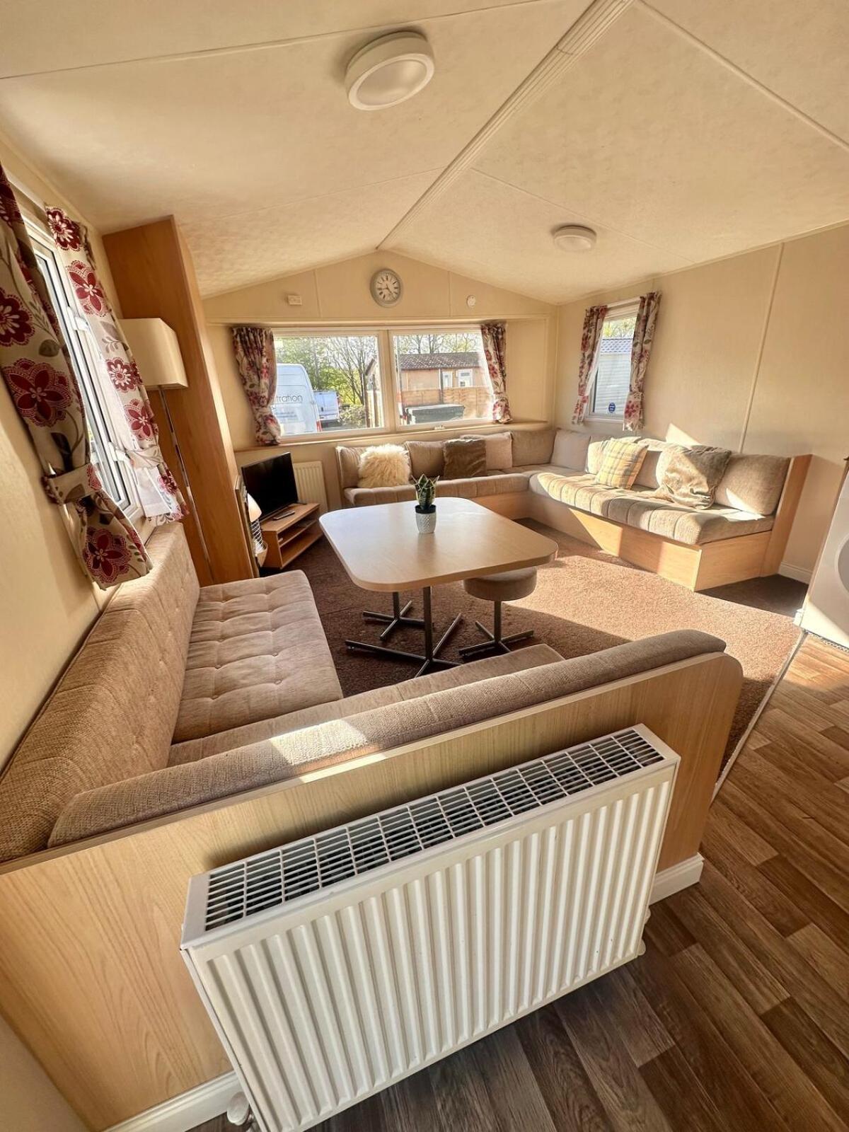 Two Bedroom Willerby Parkhome In Uddingston, Glasgow Exteriör bild